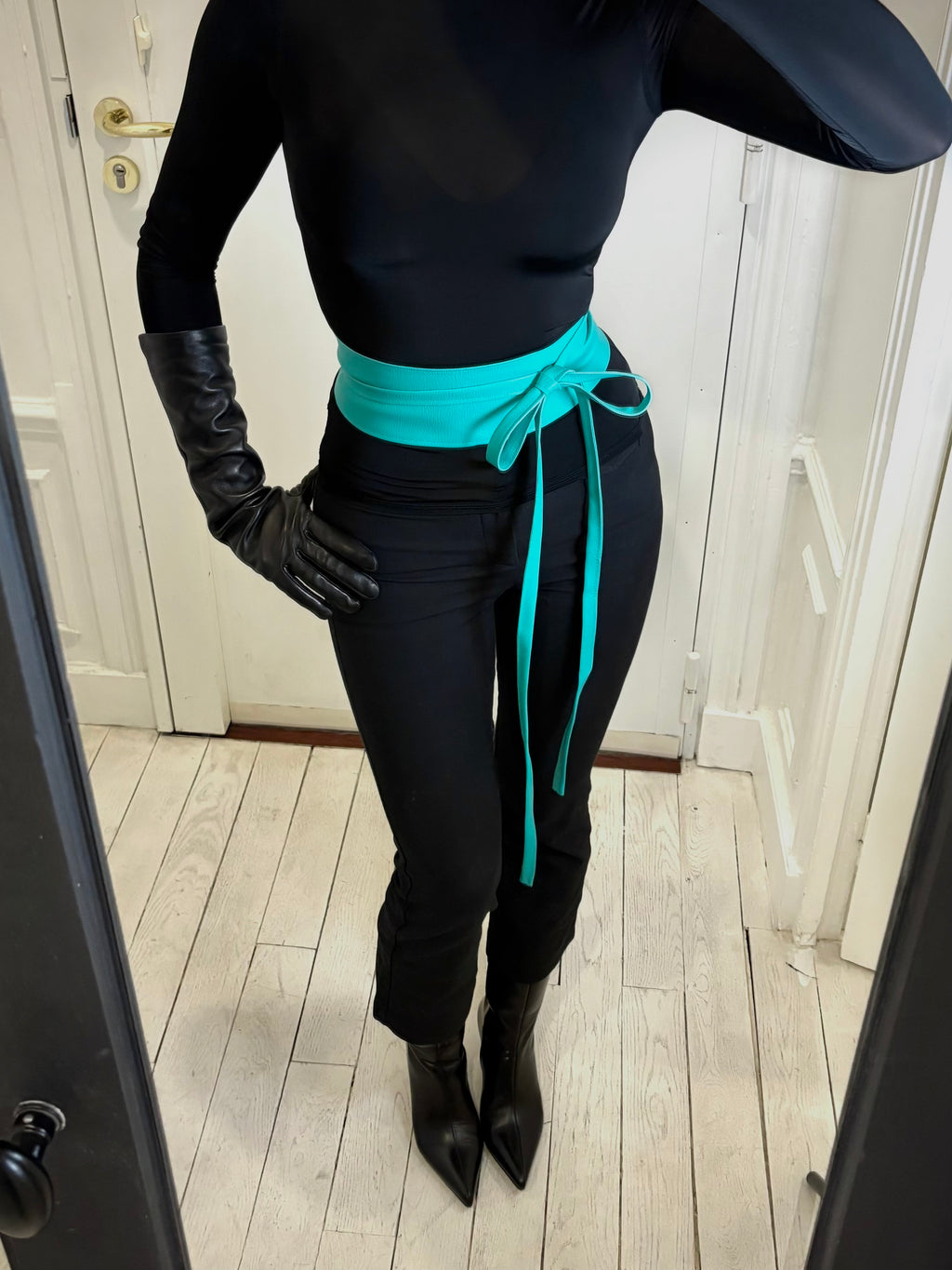 Ceinture incurvée simili cuir turquoise