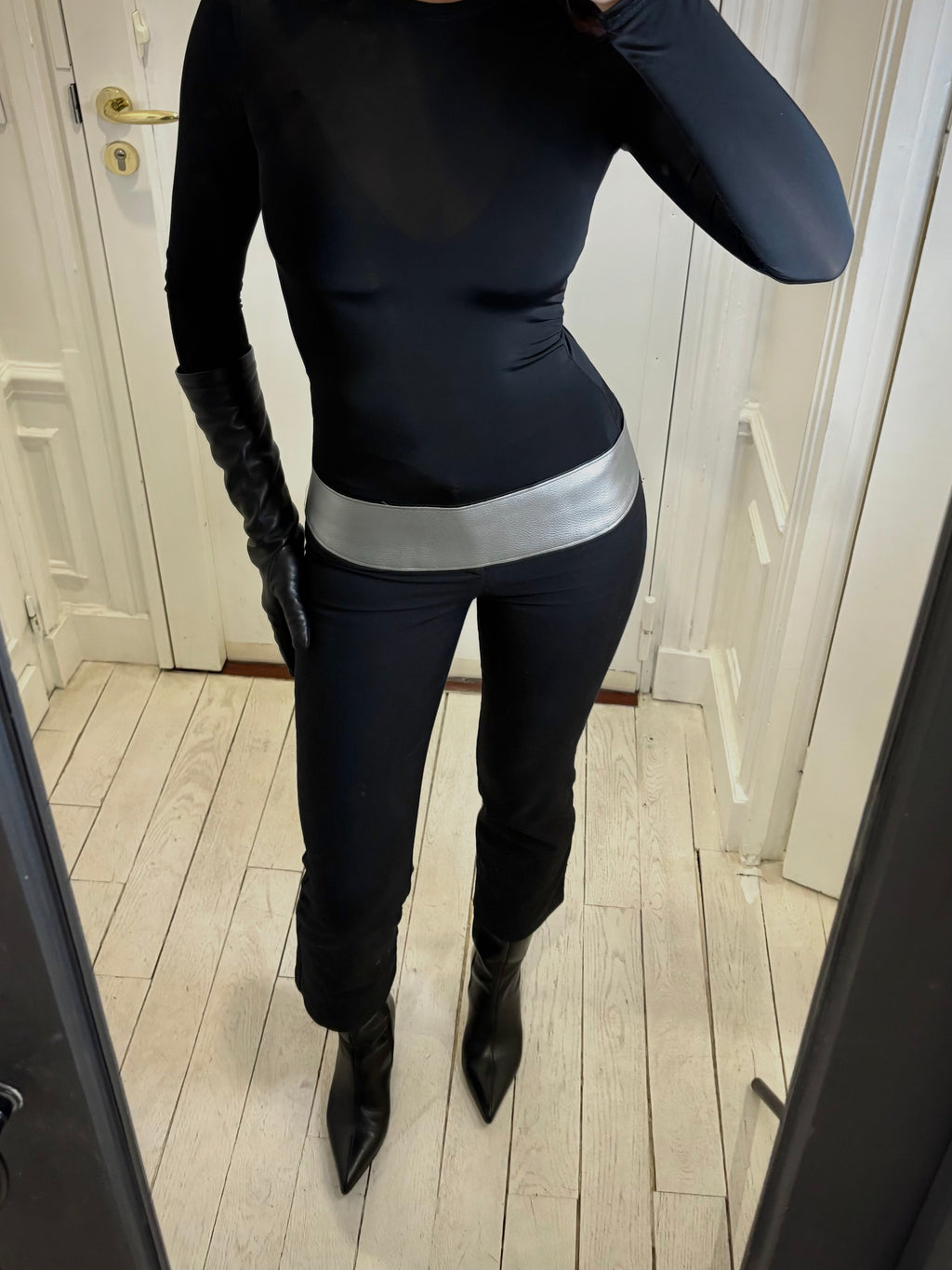 Ceinture incurvée simili cuir argenté