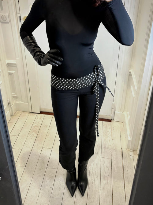 Ceinture incurvée gros pois noir