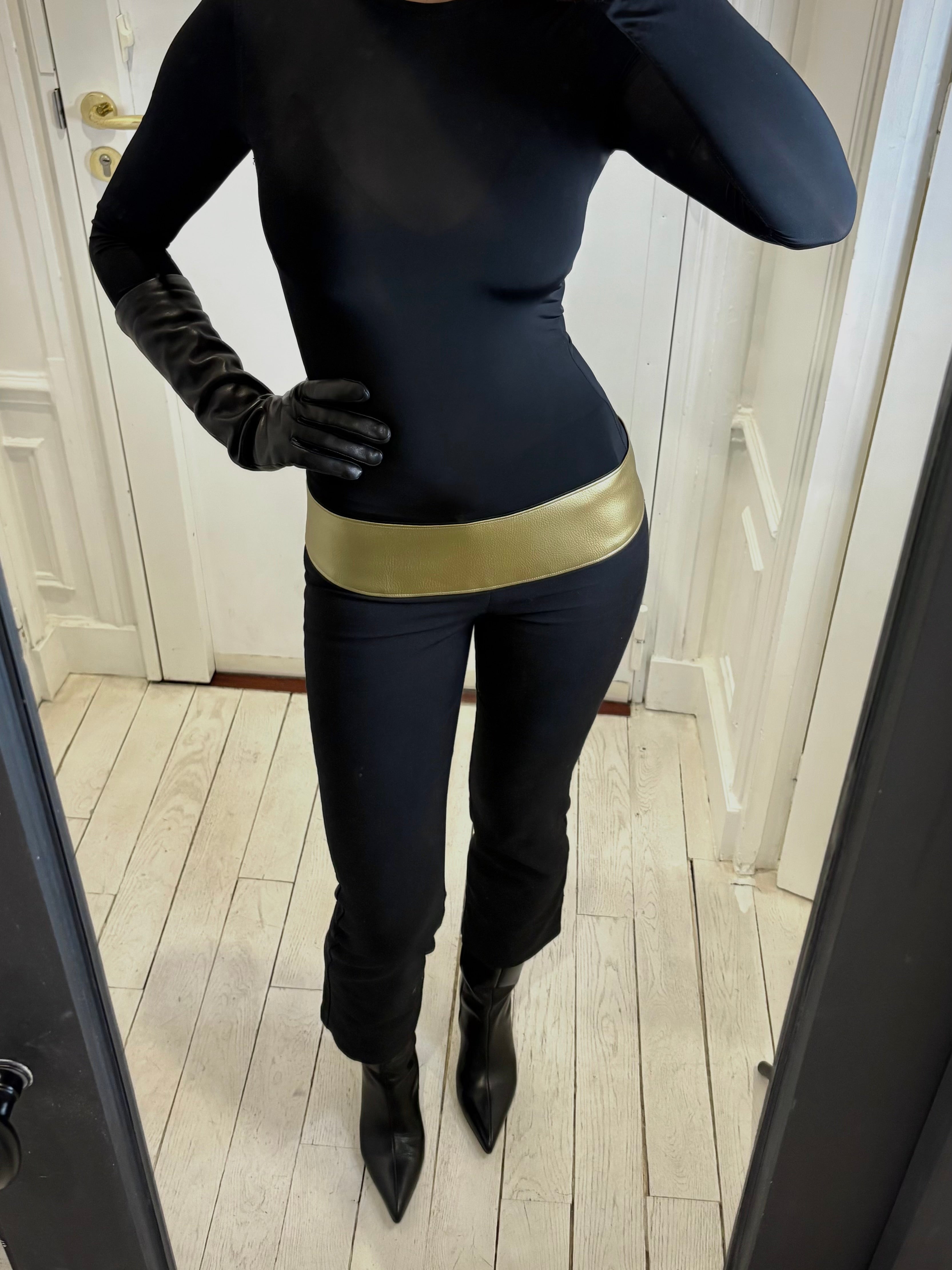 Ceinture incurvée simili cuir doré