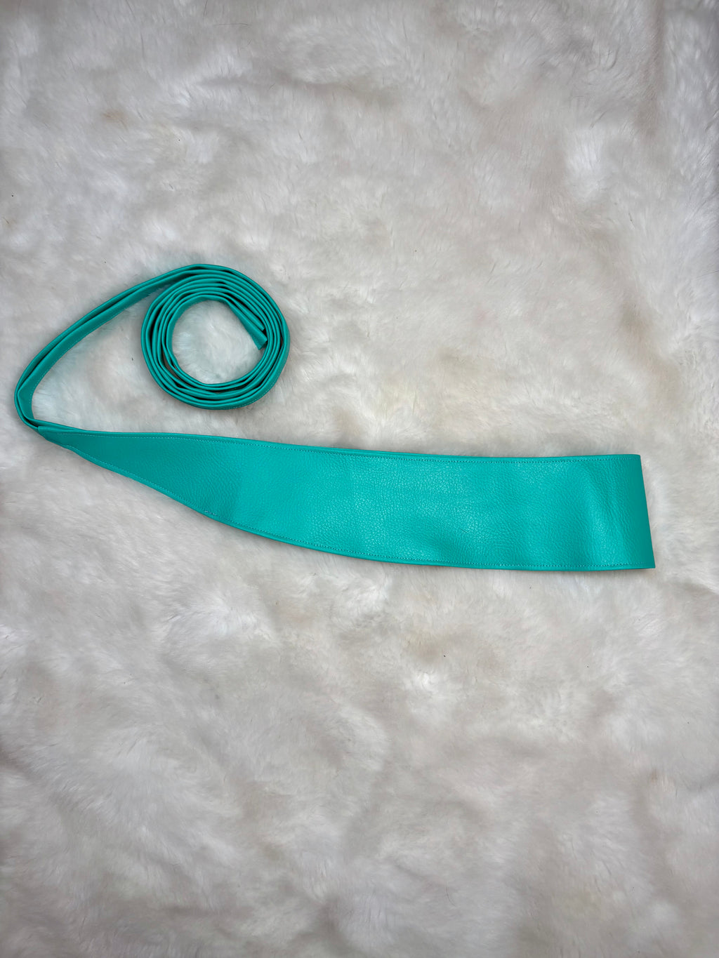 Ceinture incurvée simili cuir turquoise